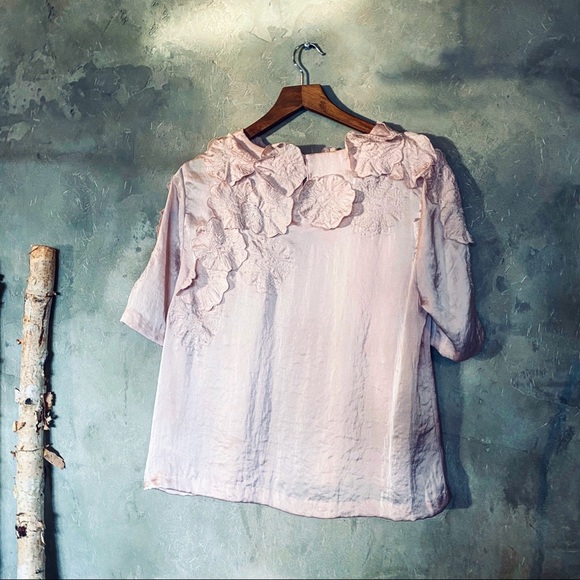 H&M Tops - H&M flower patchwork top in pink blush satin